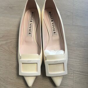 Roger Vivier Cream Women's Shoes